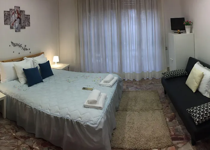 My Way לינה וארוחת בוקר 2*