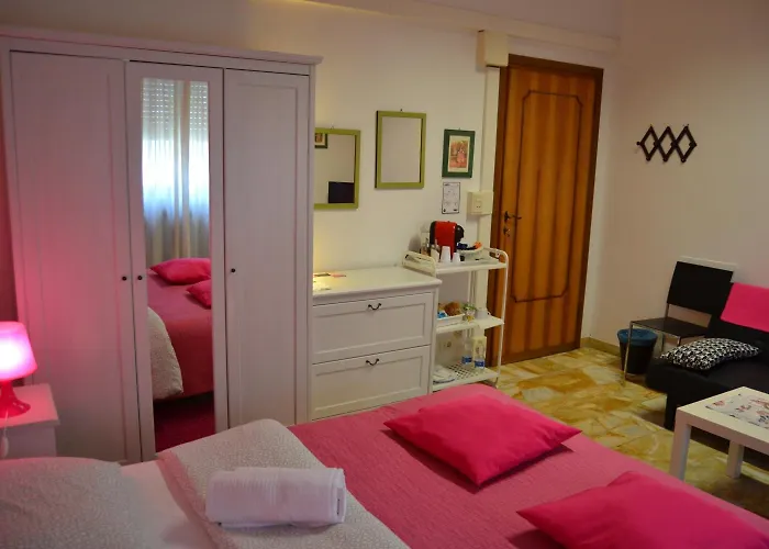 לינה וארוחת בוקר My Way 2*